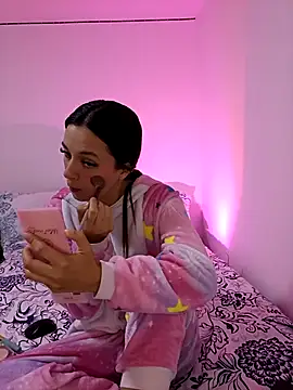 Snapshot of MiQeilaSweet chatting on 25, 3, 2026 MiQeilaSweet online show from 25, 3, 2026