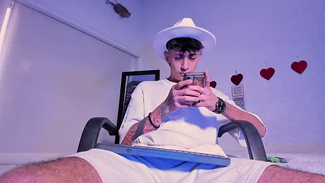 Snapshot of j_martony chatting on 17, 9, 2025 j martony online show from 17, 9, 2025