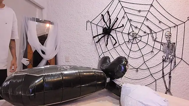 Snapshot of j_martony chatting on 15, 10, 2025 j martony online show from 15, 10, 2025