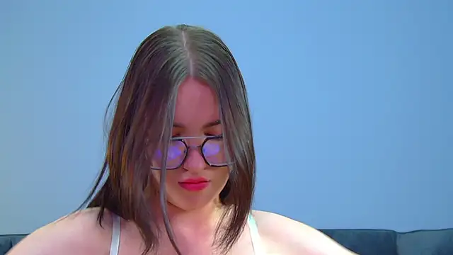 Snapshot of AnneAvery chatting on 5, 10, 2025 AnneAvery online show from 5, 10, 2025