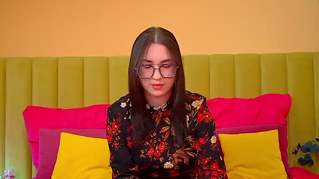 Snapshot of AnneAvery chatting on 8, 10, 2025 AnneAvery online show from 8, 10, 2025