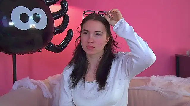 Snapshot of AnneAvery chatting on 1, 11, 2025 AnneAvery online show from 1, 11, 2025