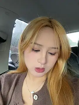 Snapshot of yuki_june chatting on 24, 10, 2025 yuki june online show from 24, 10, 2025