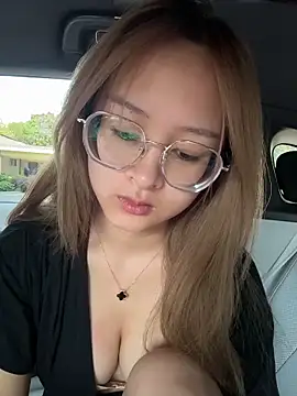 yuki june online show from 30, 4, 2026