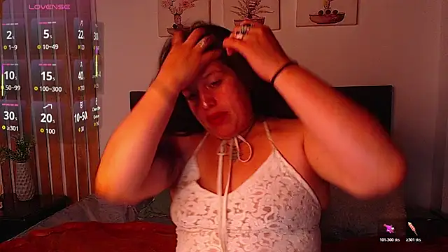 Snapshot of Andrea_secret_ chatting on 27, 11, 2025 Andrea secret online show from 27, 11, 2025