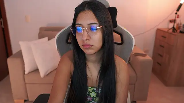 Snapshot of Valerygomez02 chatting on 8, 3, 2026 Valerygomez02 online show from 8, 3, 2026