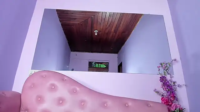 Snapshot of KatheWindslet chatting on 8, 11, 2025 KatheWindslet online show from 8, 11, 2025