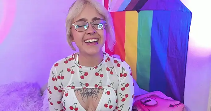 Snapshot of NekoWaifu chatting on 1, 10, 2025 NekoWaifu online show from 1, 10, 2025