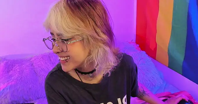 Snapshot of NekoWaifu chatting on 7, 10, 2025 NekoWaifu online show from 7, 10, 2025