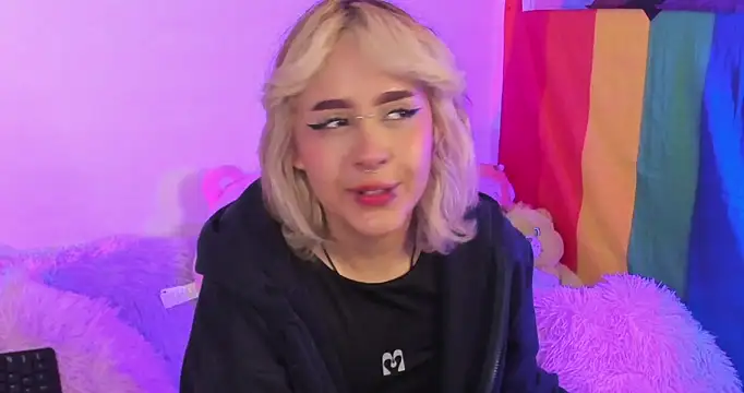 Snapshot of NekoWaifu chatting on 14, 10, 2025 NekoWaifu online show from 14, 10, 2025