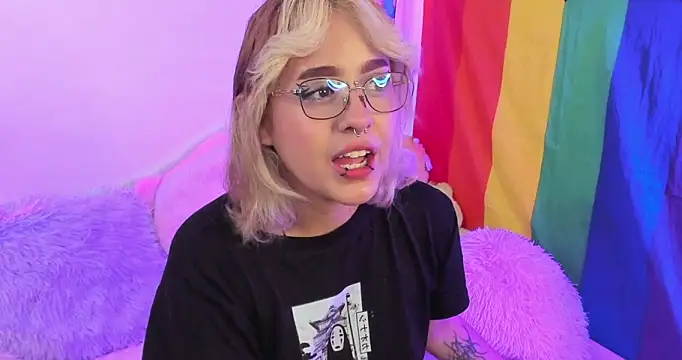 Snapshot of NekoWaifu chatting on 16, 10, 2025 NekoWaifu online show from 16, 10, 2025