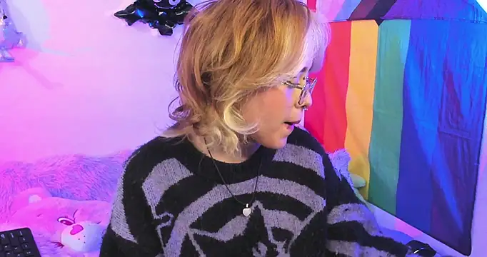 Snapshot of NekoWaifu chatting on 21, 10, 2025 NekoWaifu online show from 21, 10, 2025