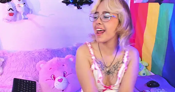 Snapshot of NekoWaifu chatting on 22, 10, 2025 NekoWaifu online show from 22, 10, 2025