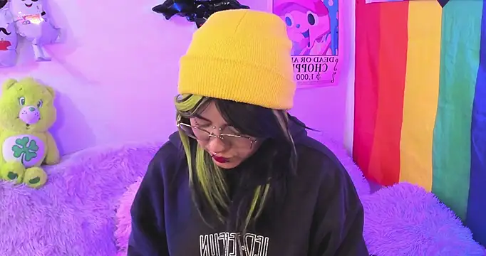 Snapshot of NekoWaifu chatting on 30, 10, 2025 NekoWaifu online show from 30, 10, 2025