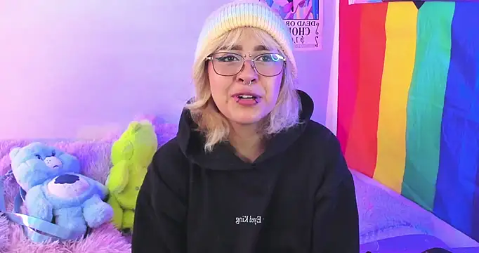 Snapshot of NekoWaifu chatting on 3, 11, 2025 NekoWaifu online show from 3, 11, 2025