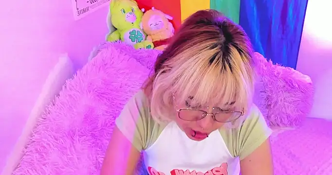 Snapshot of NekoWaifu chatting on 5, 11, 2025 NekoWaifu online show from 5, 11, 2025