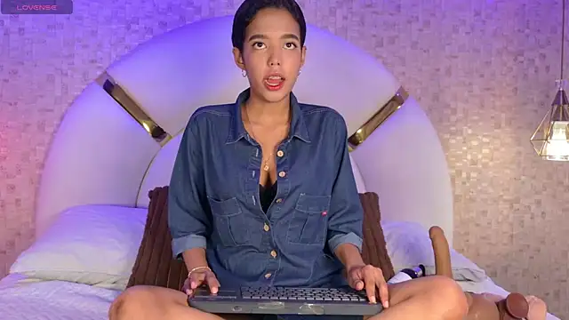 Snapshot of paulina_cano chatting on 15, 10, 2025 paulina cano online show from 15, 10, 2025