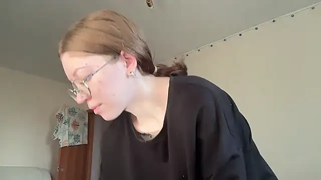 Snapshot of MargarettNewbie chatting on 21, 9, 2025 MargarettNewbie online show from 21, 9, 2025