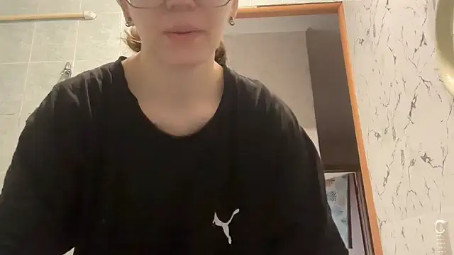 Snapshot of MargarettNewbie chatting on 27, 9, 2025 MargarettNewbie online show from 27, 9, 2025