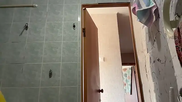 Snapshot of MargarettNewbie chatting on 3, 10, 2025 MargarettNewbie online show from 3, 10, 2025