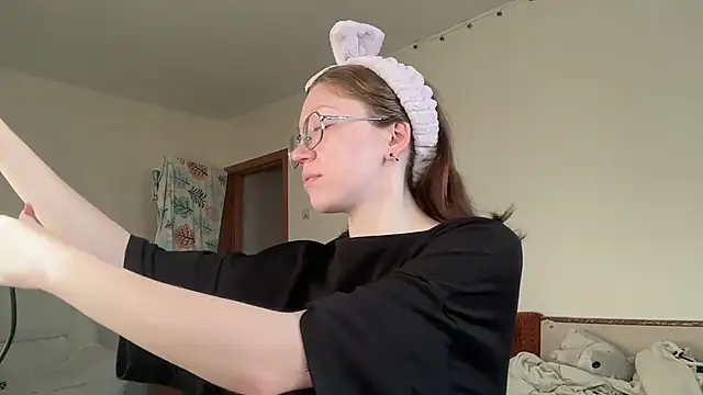 Snapshot of MargarettNewbie chatting on 4, 10, 2025 MargarettNewbie online show from 4, 10, 2025