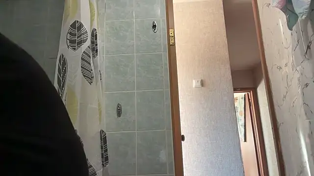 Snapshot of MargarettNewbie chatting on 7, 10, 2025 MargarettNewbie online show from 7, 10, 2025