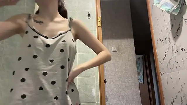 Snapshot of MargarettNewbie chatting on 10, 10, 2025 MargarettNewbie online show from 10, 10, 2025