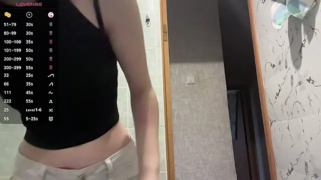 Snapshot of MargarettNewbie chatting on 17, 10, 2025 MargarettNewbie online show from 17, 10, 2025