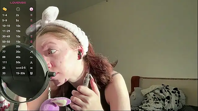 Snapshot of MargarettNewbie chatting on 26, 10, 2025 MargarettNewbie online show from 26, 10, 2025