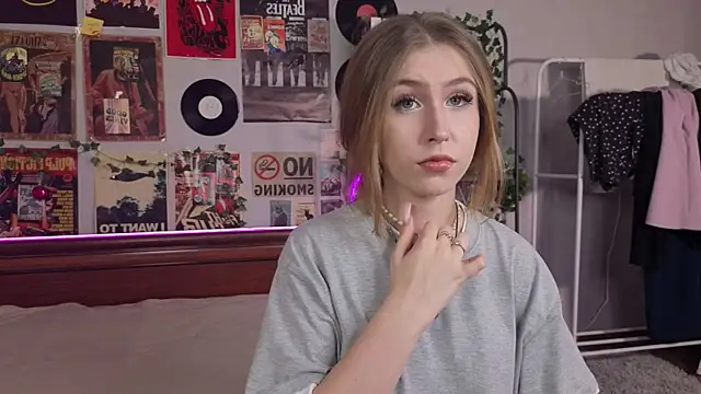 Snapshot of LinhStirna chatting on 1, 10, 2025 LinhStirna online show from 1, 10, 2025