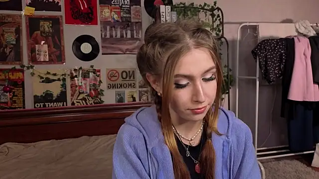 Snapshot of LinhStirna chatting on 2, 10, 2025 LinhStirna online show from 2, 10, 2025