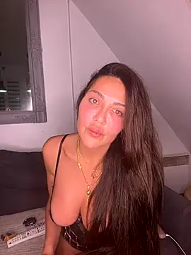 Lara khalifaa online show from 13, 11, 2025