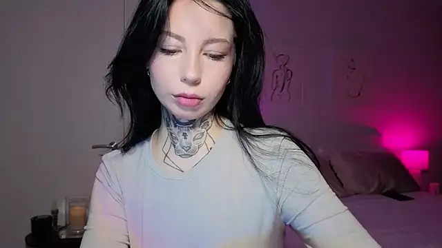 Snapshot of jeans-and-peach chatting on 3, 11, 2025 jeans-and-peach online show from 3, 11, 2025