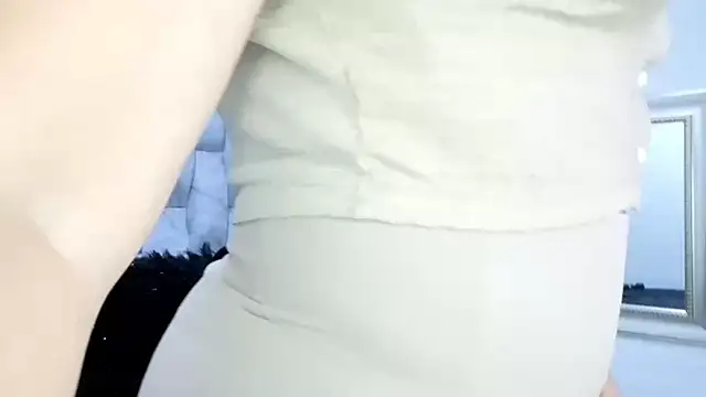 Snapshot of sofiagutierrez__ chatting on 17, 10, 2025 sofiagutierrez   online show from 17, 10, 2025