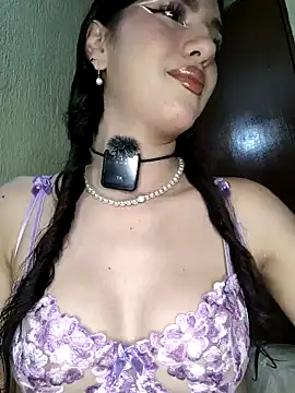 Snapshot of Emily-hottson chatting on 19, 10, 2025 Emily-hottson online show from 19, 10, 2025