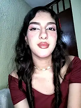 Snapshot of Emily-hottson chatting on 20, 10, 2025 Emily-hottson online show from 20, 10, 2025