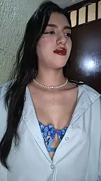 Emily-hottson online show from 23, 12, 2025