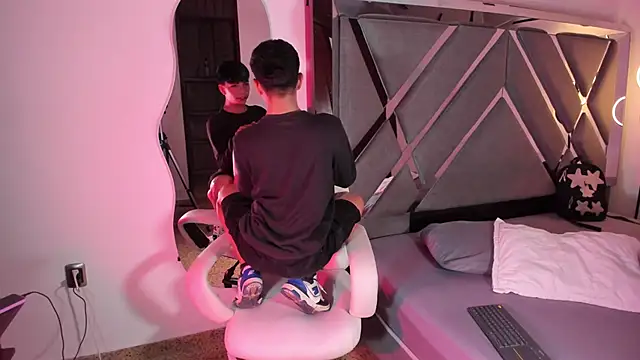 Snapshot of Peter_chase chatting on 20, 9, 2025 Peter chase online show from 20, 9, 2025