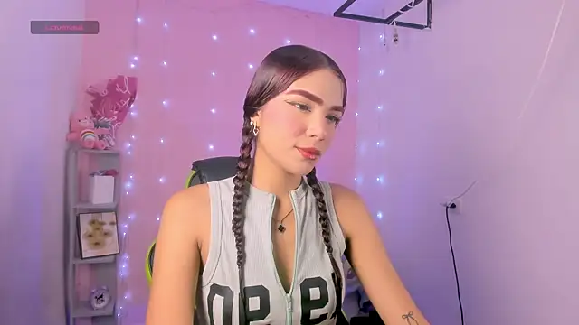 Snapshot of ashlysmith_01 chatting on 1, 10, 2025 ashlysmith 01 online show from 1, 10, 2025