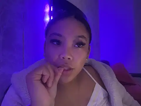 Snapshot of MissCherryyxox chatting on 22, 9, 2025 MissCherryyxox online show from 22, 9, 2025