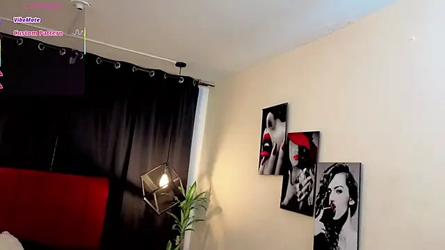 Snapshot of Angel-dragun chatting on 5, 10, 2025 Angel-dragun online show from 5, 10, 2025