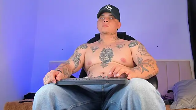 Snapshot of denis_munera chatting on 22, 11, 2025 denis munera online show from 22, 11, 2025