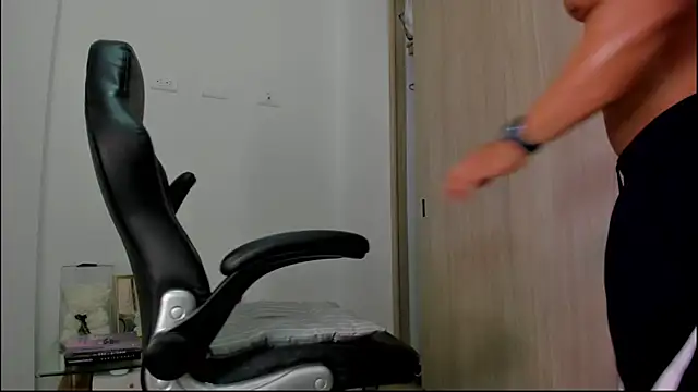 Snapshot of Biscuit_oliva chatting on 27, 9, 2025 Biscuit oliva online show from 27, 9, 2025