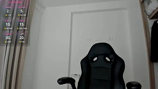 Snapshot of Biscuit_oliva chatting on 3, 10, 2025 Biscuit oliva online show from 3, 10, 2025