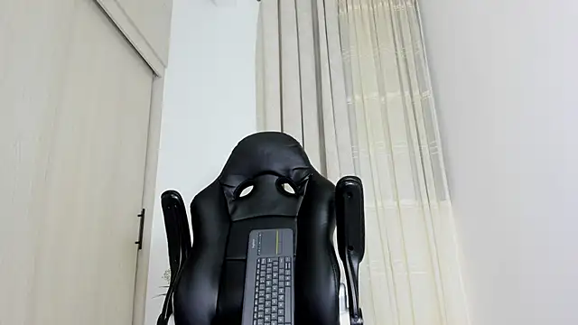 Snapshot of Biscuit_oliva chatting on 10, 3, 2026 Biscuit oliva online show from 10, 3, 2026