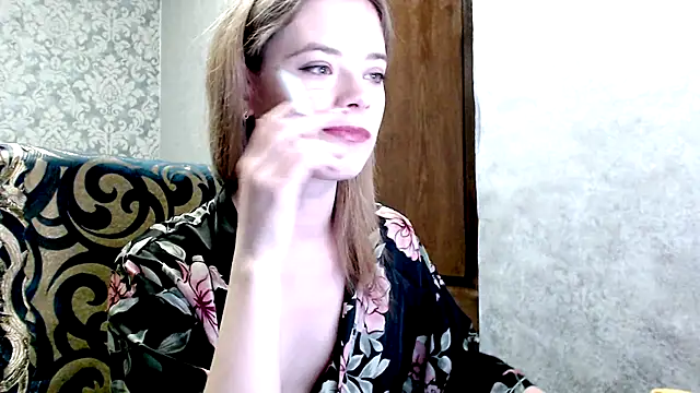 Snapshot of Kate__Loves chatting on 10, 10, 2025 Kate Loves online show from 10, 10, 2025