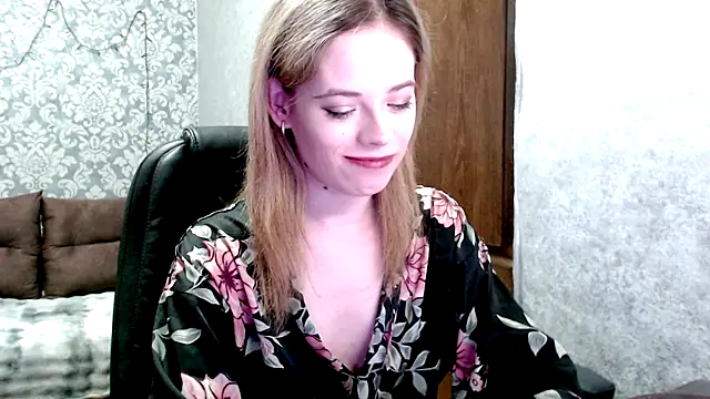 Snapshot of Kate__Loves chatting on 9, 7, 2026 Kate Loves online show from 9, 7, 2026