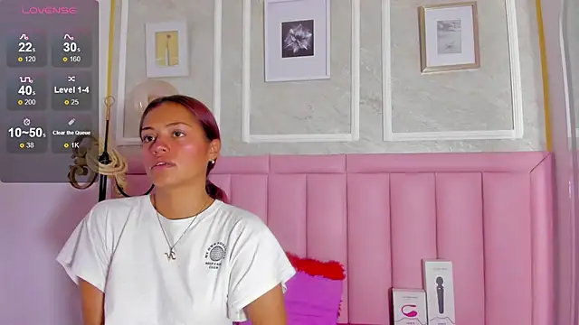 Snapshot of HoollyHendrix chatting on 6, 2, 2026 HoollyHendrix online show from 6, 2, 2026