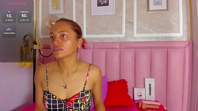 Snapshot of HoollyHendrix chatting on 7, 2, 2026 HoollyHendrix online show from 7, 2, 2026