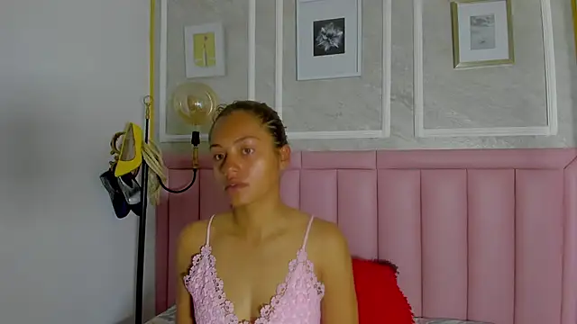 Snapshot of HoollyHendrix chatting on 21, 2, 2026 HoollyHendrix online show from 21, 2, 2026